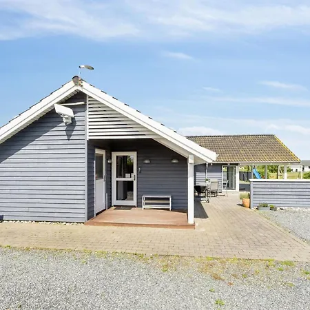 Holiday home Edzard - 800m From The Sea By Interhome *
