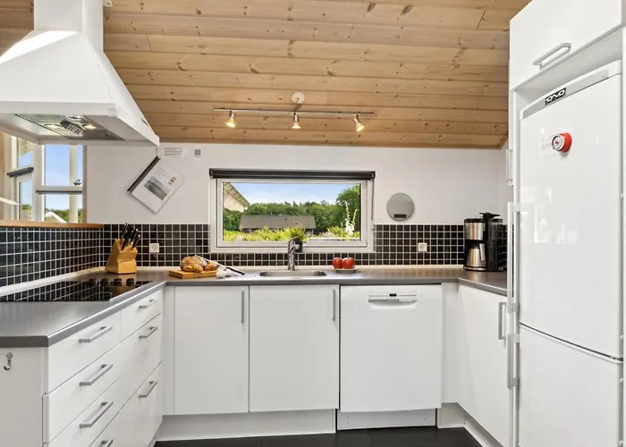 Edzard - 800m From The Sea By Interhome Holiday home Nedre Lysabild