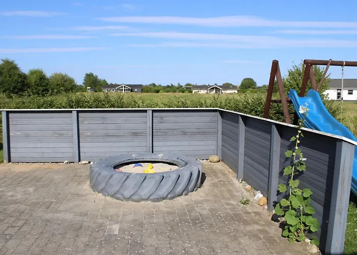 Holiday home Edzard - 800m From The Sea By Interhome *