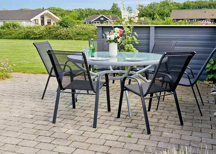 Edzard - 800m From The Sea By Interhome